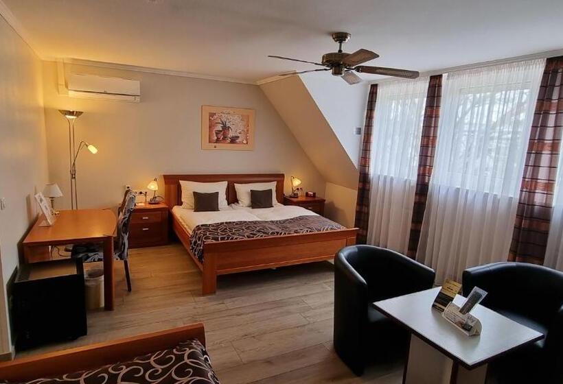 Номер Стандарт Трехместный, Motel Rl