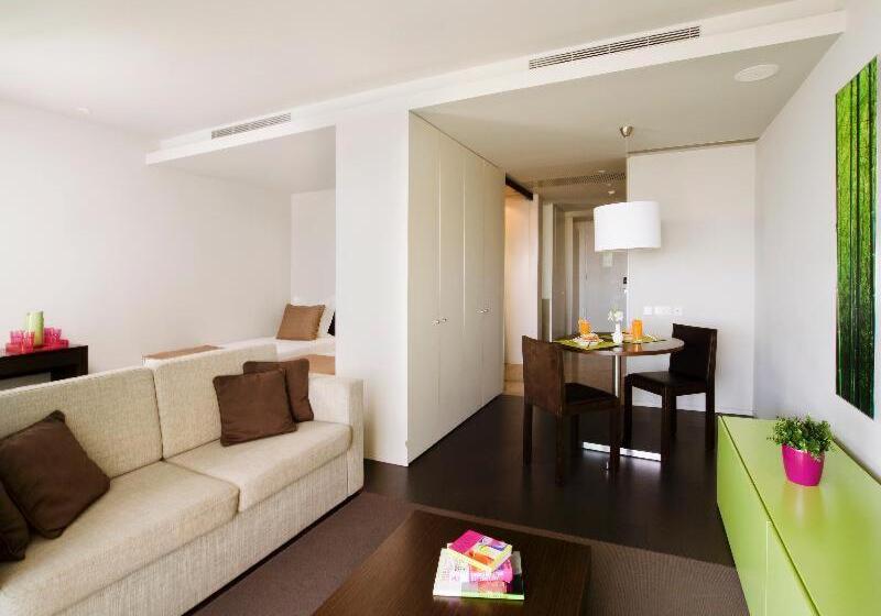 Quarto Estandar, Aqualuz Troia Rio by The Editory