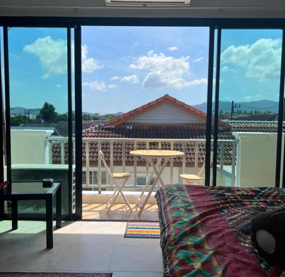 バルコニー付きスタンダードルーム, Petunya Phuket