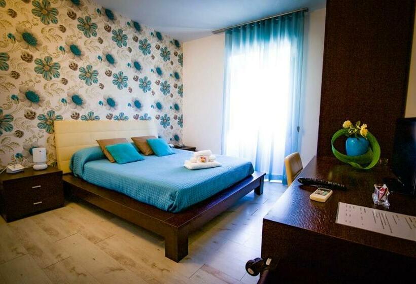 اتاق لوکس با بالکن, Abraxia B&b