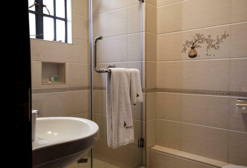 Suite, Gramo Suites