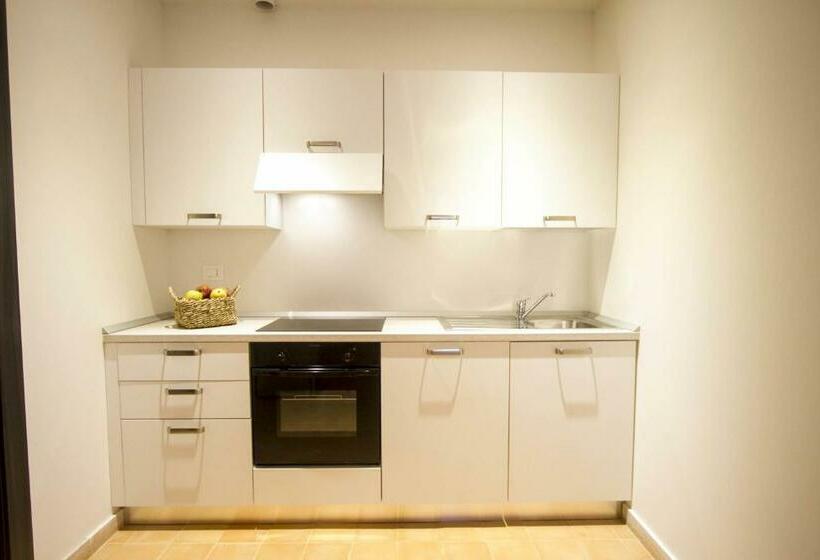 سوییت جونیور لوکس, Arezzo Asc