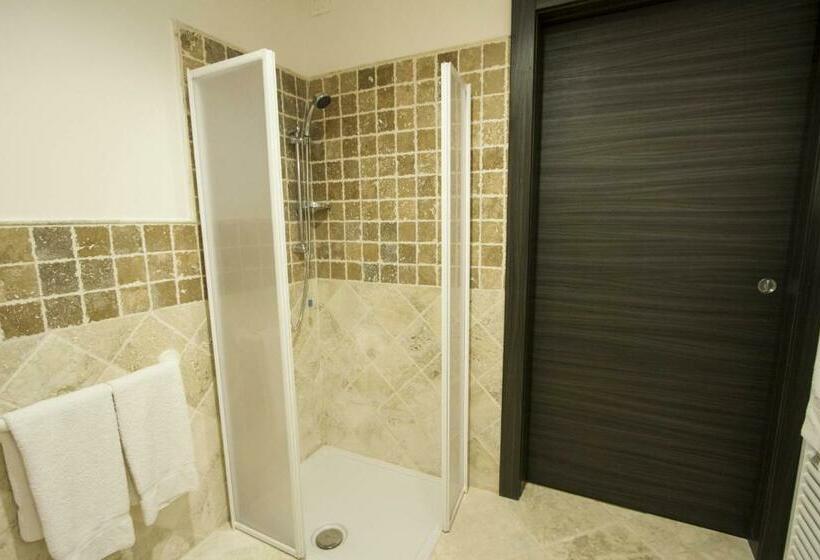 سوییت جونیور لوکس, Arezzo Asc