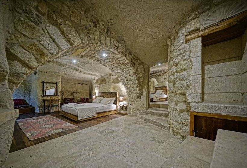 Семейный Номер, Naraca Cave House