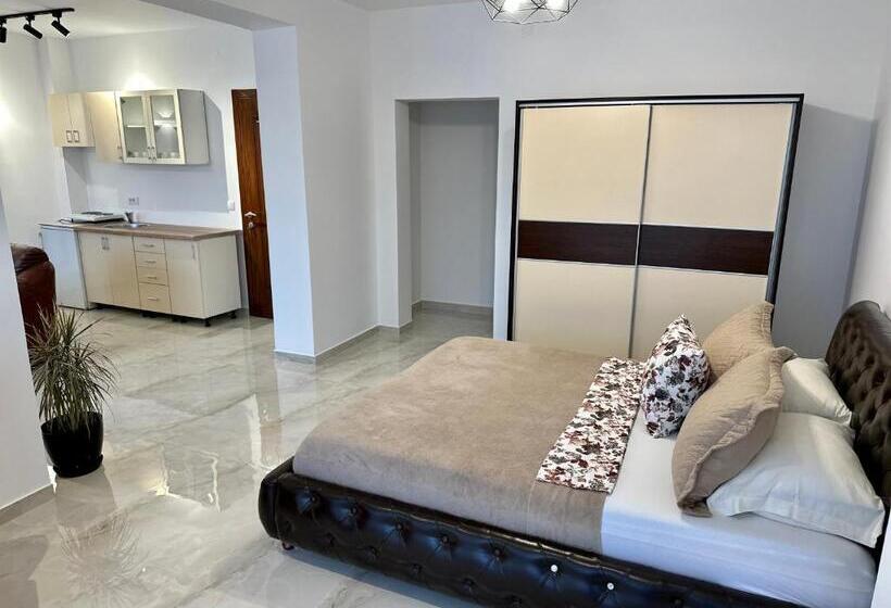 استودیوی لوکس, Marini Casa