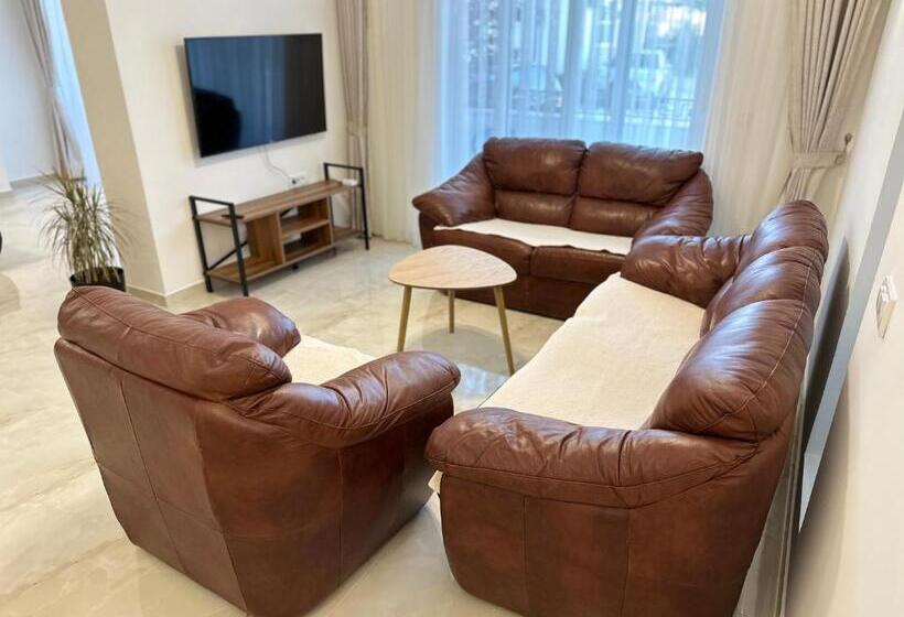 استودیوی لوکس, Marini Casa