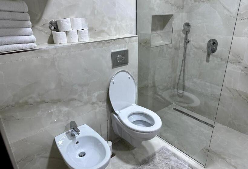 استودیوی لوکس, Marini Casa