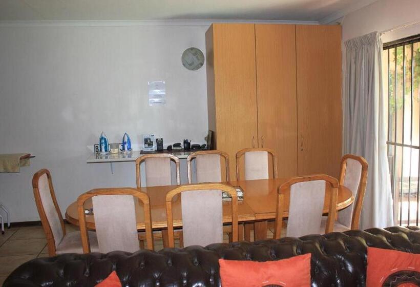 Номер Стандарт Трехместный, Three Arches Guesthouse