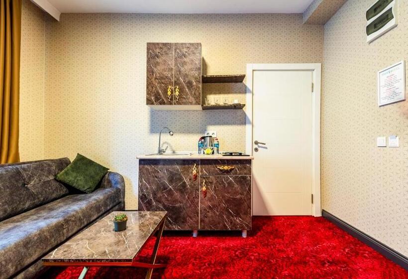 수피리어 스위트, Sisli Form