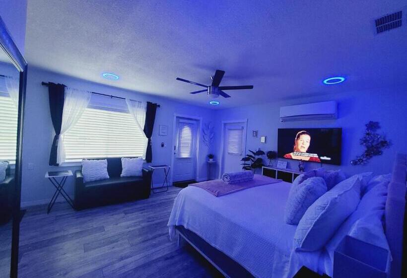 디럭스 룸, Modern Dream Rooms Suits   Private, Parking, Wi Fi, Netflix