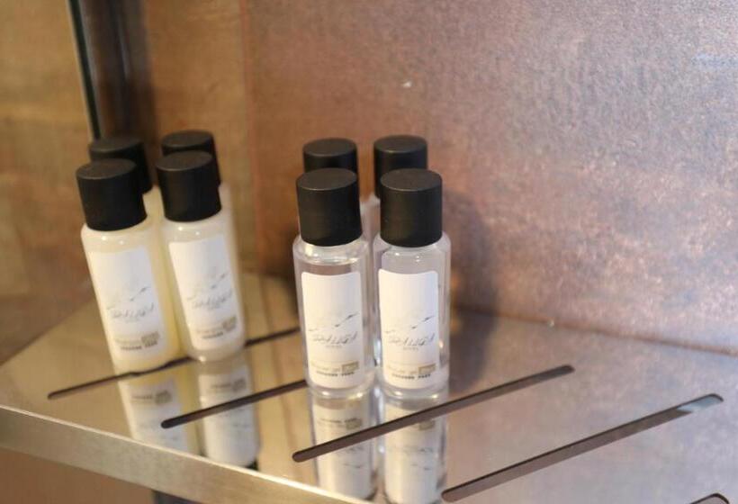 اتاق استاندارد سه نفره, Dallga Suites