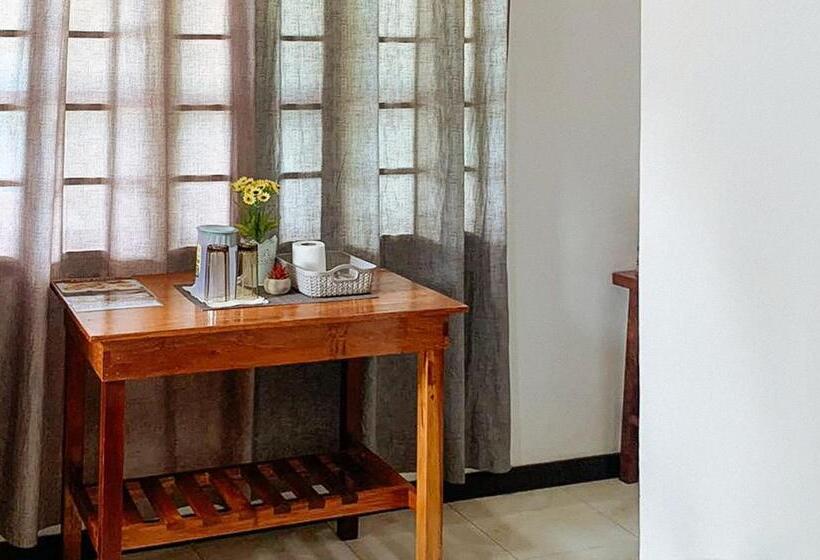 اتاق خانوادگی, Reddoorz @ Tandikan Beach Cottages