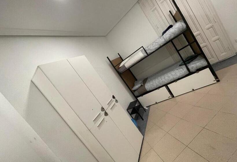 اتاق چهار تخته با دستشویی مشترک, Parsa Residencial House