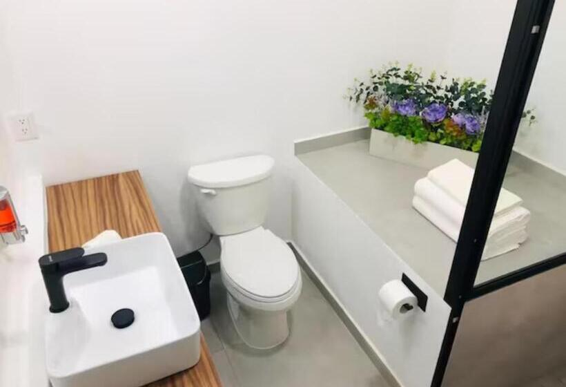 Quarto Estandar, Urban Chapalita