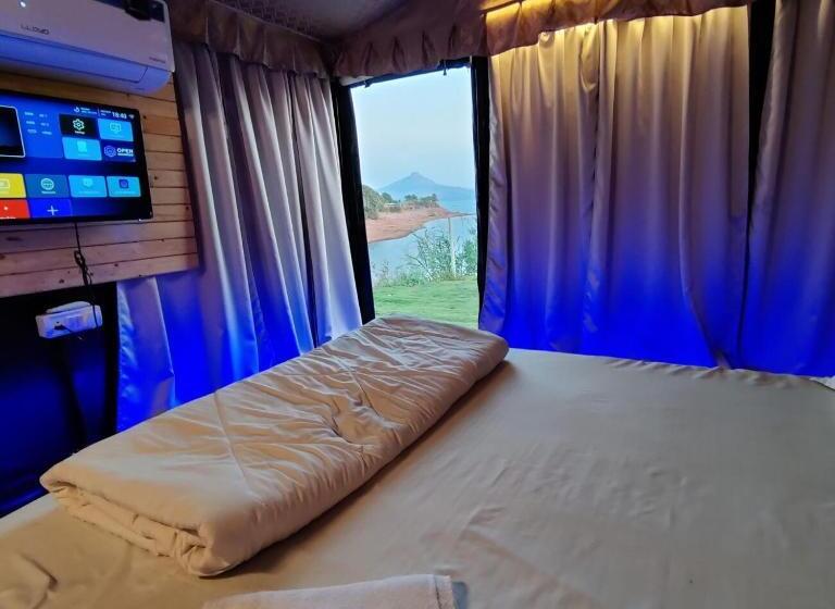 Номер Superior, The Camp Square Pawna