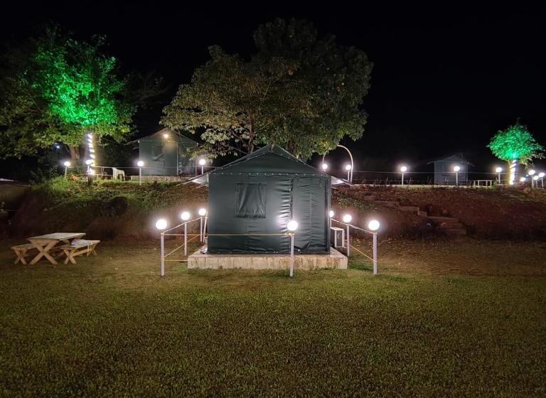 Номер Стандарт, The Camp Square Pawna