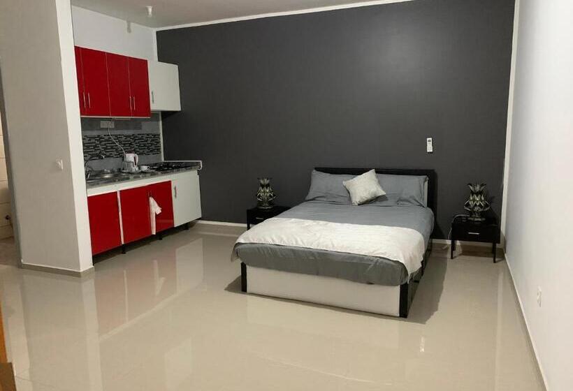 اتاق استاندارد, J Martins Apart