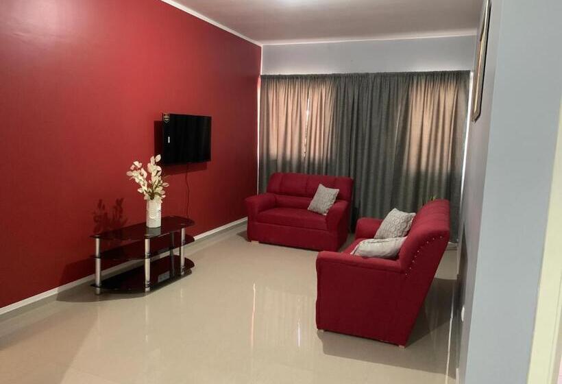 اتاق استاندارد با بالکن, J Martins Apart