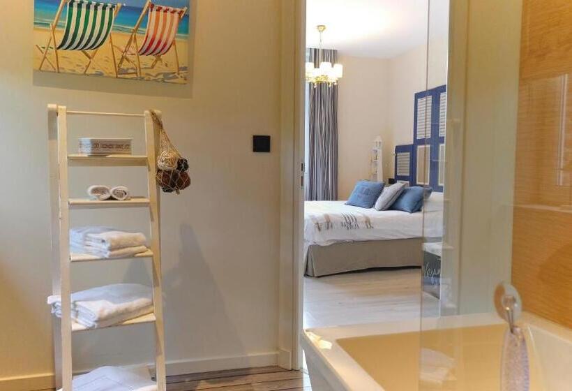 Номер Стандарт Трехместный, Au Petit Manoir