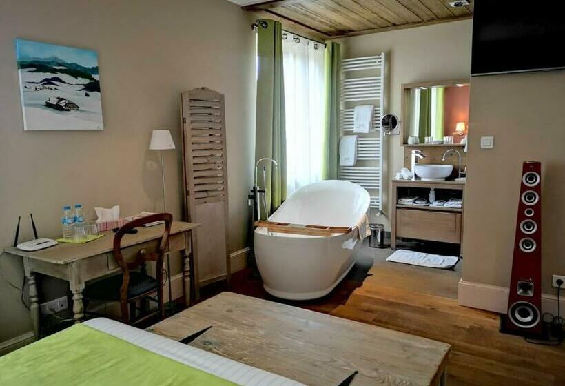 Номер Deluxe, Le Relais Des Deux Tours