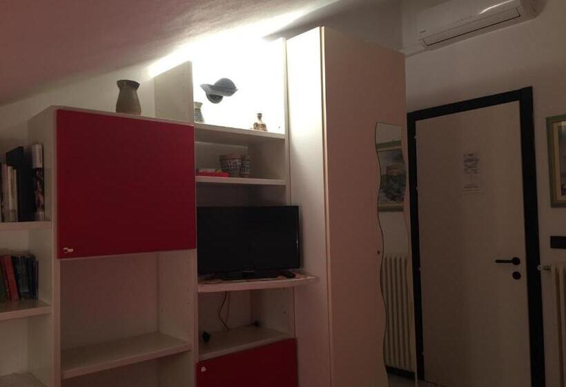 Трехместный Номер Стандарт Вид на Сад, B&b Claro De Luna