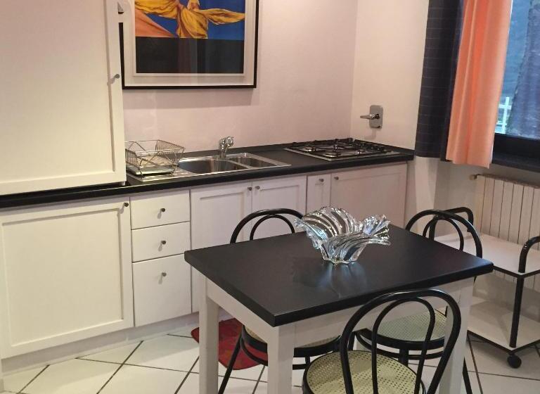 Студия Стандарт, B&b Claro De Luna