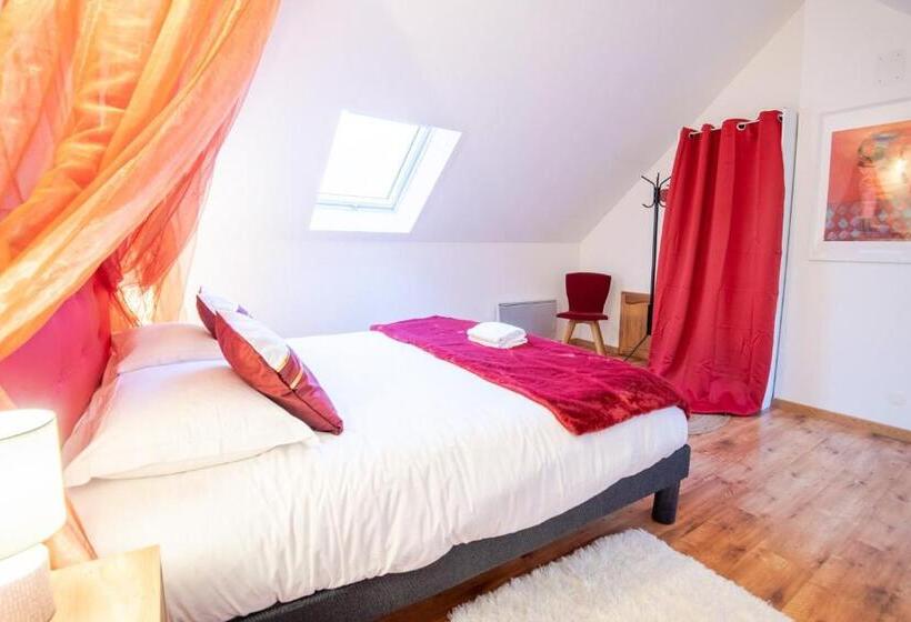 Дом 1 Спальня, Country House Les Romarins   14 Pers
