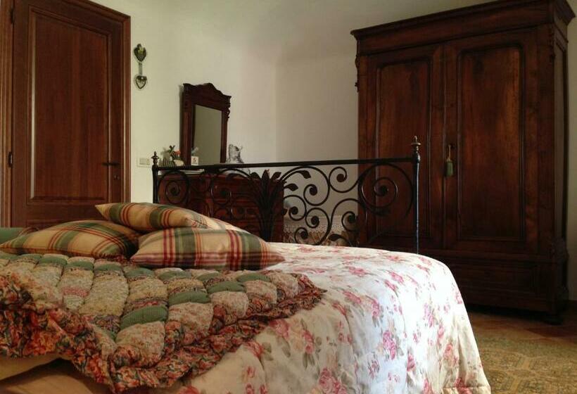 اتاق استاندارد با وان آب گرم, Cascina Folletto