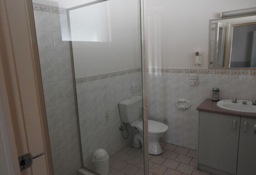 Семейный Номер, Copper City Motel