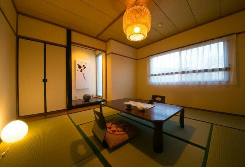 Quarto Estandar, Kunisakisou