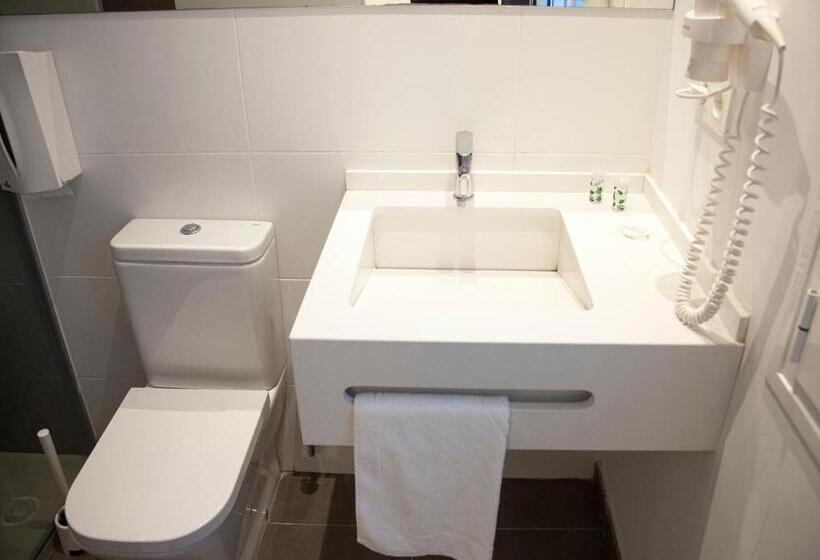 آپارتمان 3 خوابه, Flats Friends Soho Suites