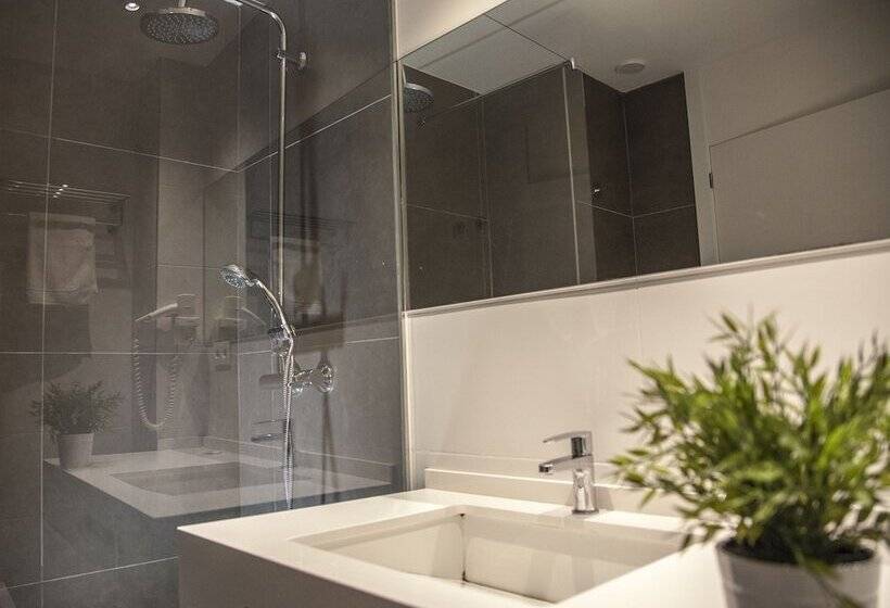آپارتمان 1 خوابه همکف, Flats Friends Soho Suites