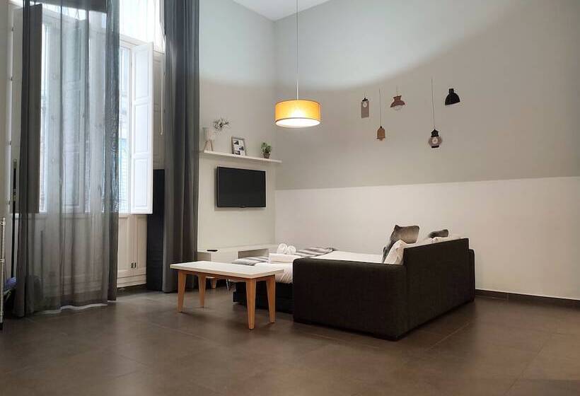 آپارتمان 1 خوابه همکف, Flats Friends Soho Suites