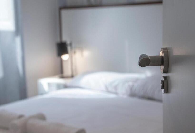 آپارتمان 3 خوابه, Flats Friends Soho Suites