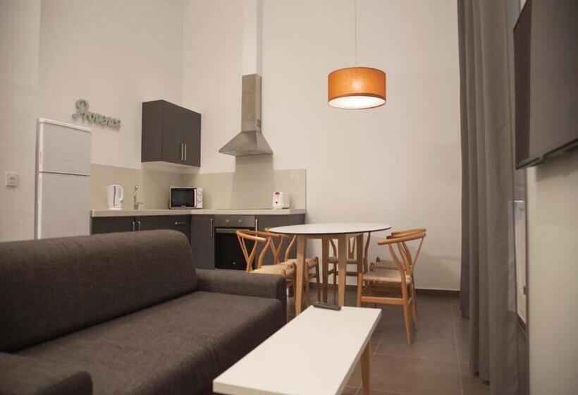 آپارتمان 1 خوابه همکف, Flats Friends Soho Suites