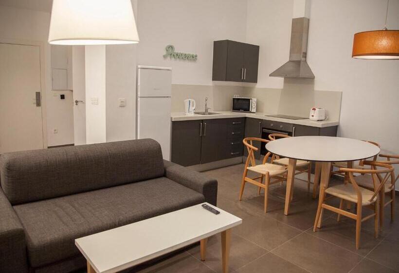 آپارتمان 1 خوابه همکف, Flats Friends Soho Suites