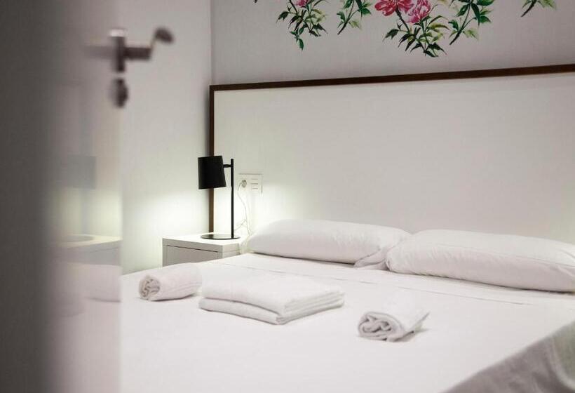 آپارتمان 1 خوابه همکف, Flats Friends Soho Suites