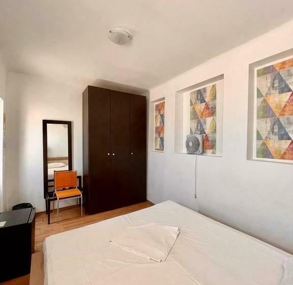 스탠다드 룸 공동 욕실, Hostel Cazino Nord Rooms