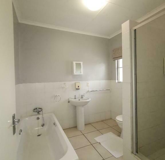 Семейный Номер, Loerie Guesthouse
