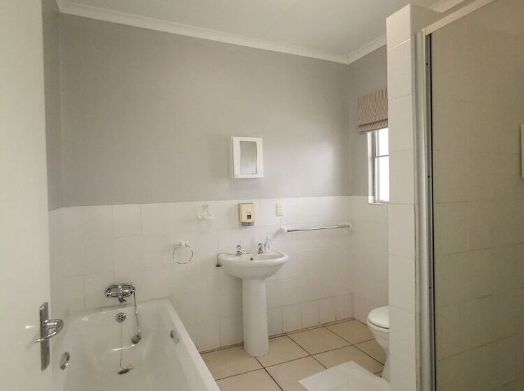 Семейный Номер, Loerie Guesthouse
