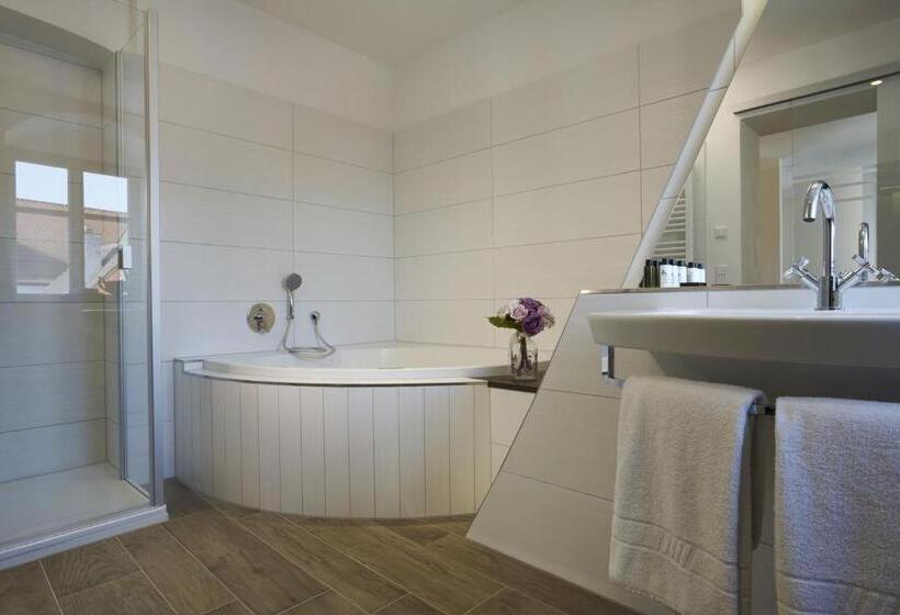 Люкс Повышенной Комфортности, Boutique Hotel Zur Post