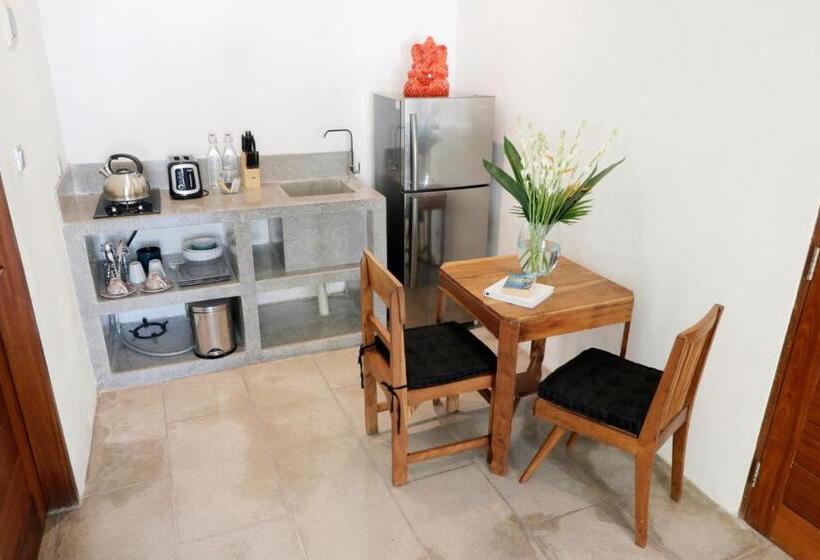 Escritório Deluxe, The Apartments Canggu