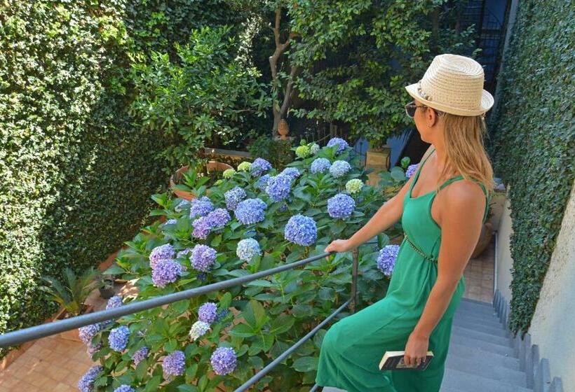 Студио Стандарт Вид на Сад, B&b Di Charme Camelie Palazzo Nicotra