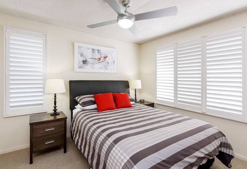 Апартаменты 3 Спальни Вид на Море, Capeview Apartments Caloundra