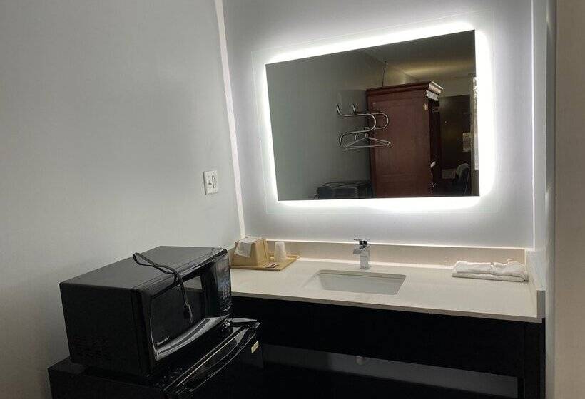 Номер Стандарт 2 Двуспальные Кровати, Budget Inn Roxboro