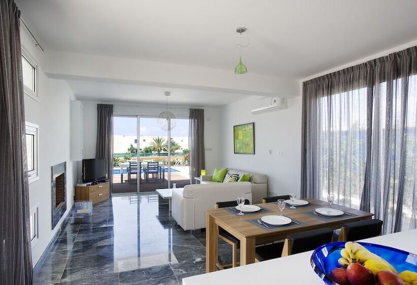 Вилла 2 Спальни, Paradise Cove Luxurious Beach Villas