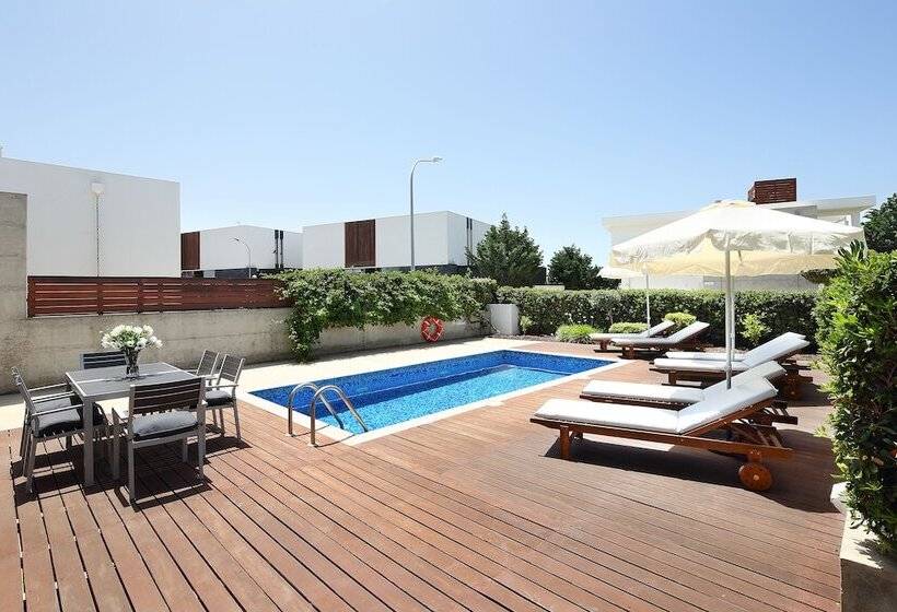 Вилла 3 Спальни, Paradise Cove Luxurious Beach Villas