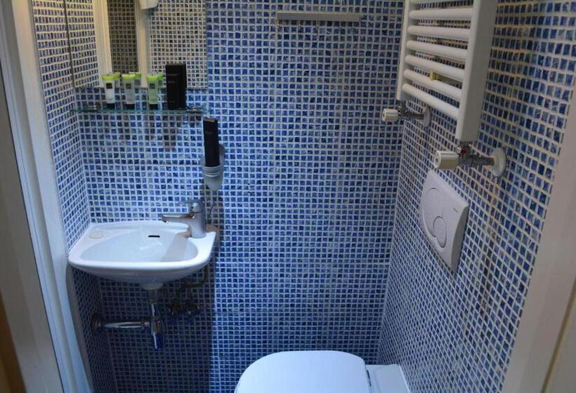 Студио Economy, Studios2let   North Gower