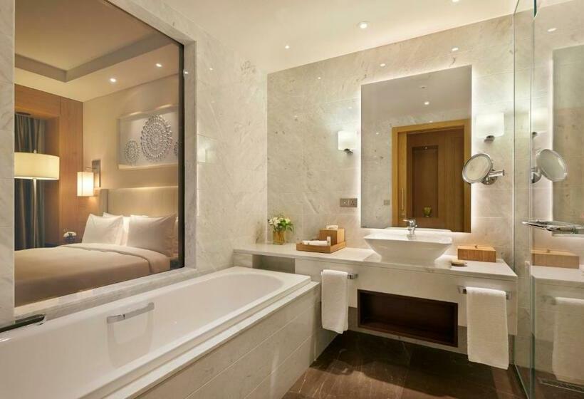 اتاق استاندارد با تخت بزرگ, Hyatt Regency Tashkent