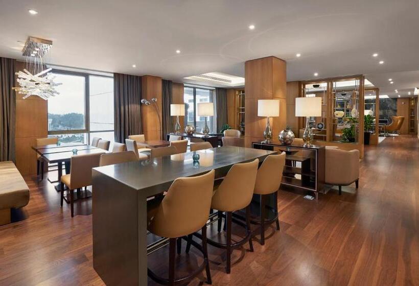 سوئیت با تخت بزرگ, Hyatt Regency Tashkent